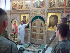 Посещение военнослужащими Свято-Духовского храма деревни Дубровки
