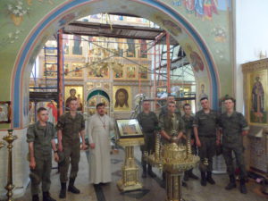 Посещение военнослужащими Свято-Духовского храма деревни Дубровки